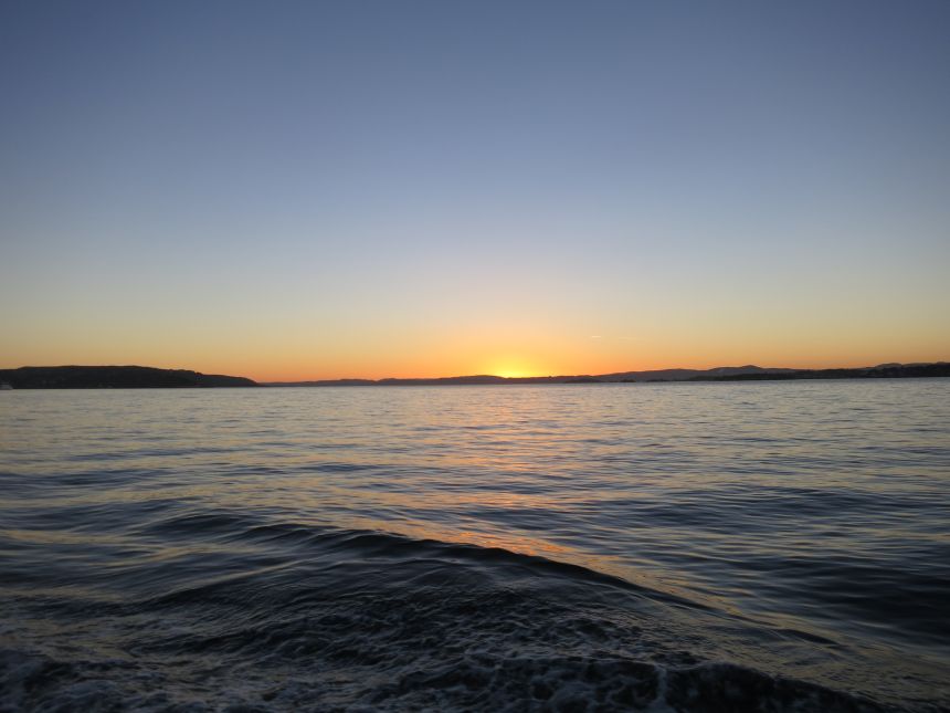 Sjø i solnedgang