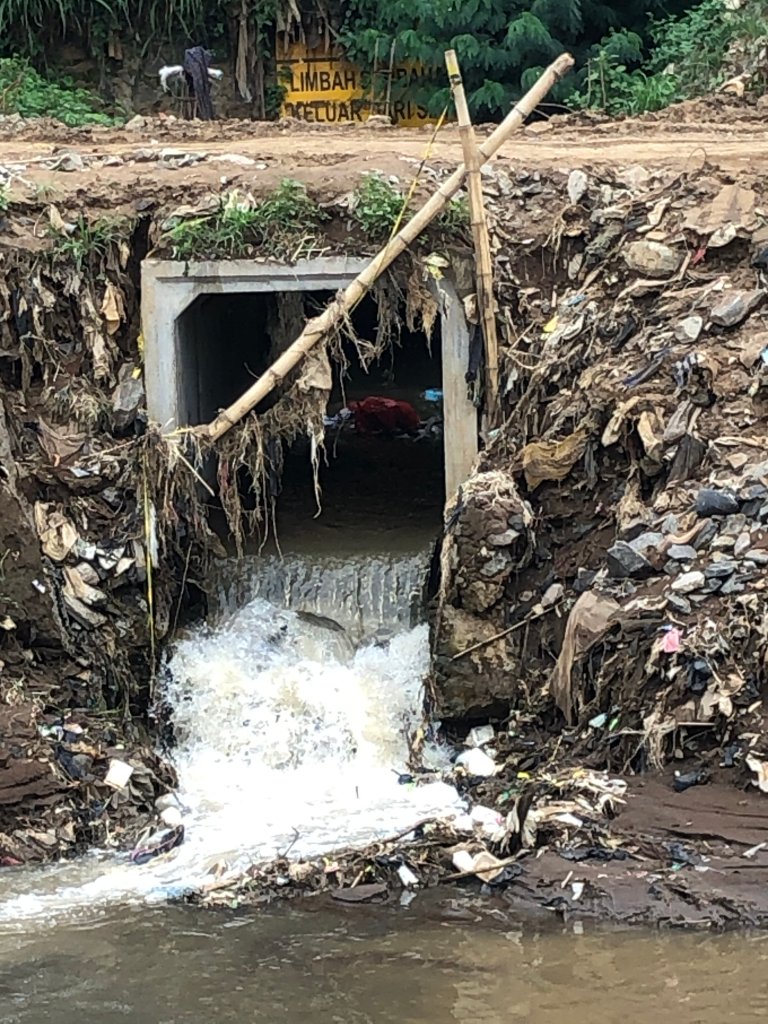 Waste in sediments by river