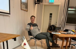 Erlend ready for leading the focus group in Vardø.