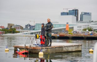 Mennesker i dykkedrakt